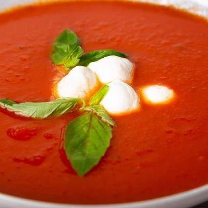 Supa de Rosii cu Mozzarella