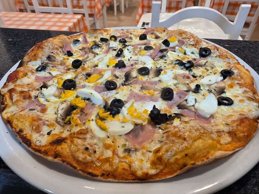🎁 2x1 Pizza Capricciosa med. ( 29 cm)