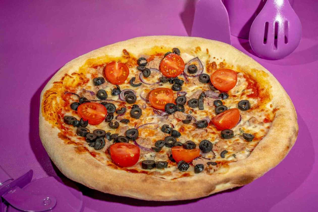 DE POST! Pizza Tonno Cipolla 1050 g