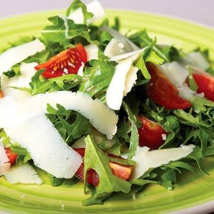 Rosii Cherry cu Rucola si Parmezan