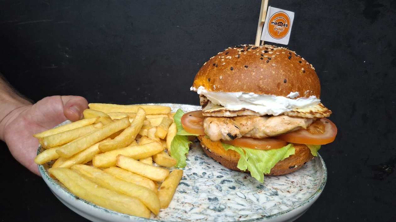 Chicken n Halloumi Burger