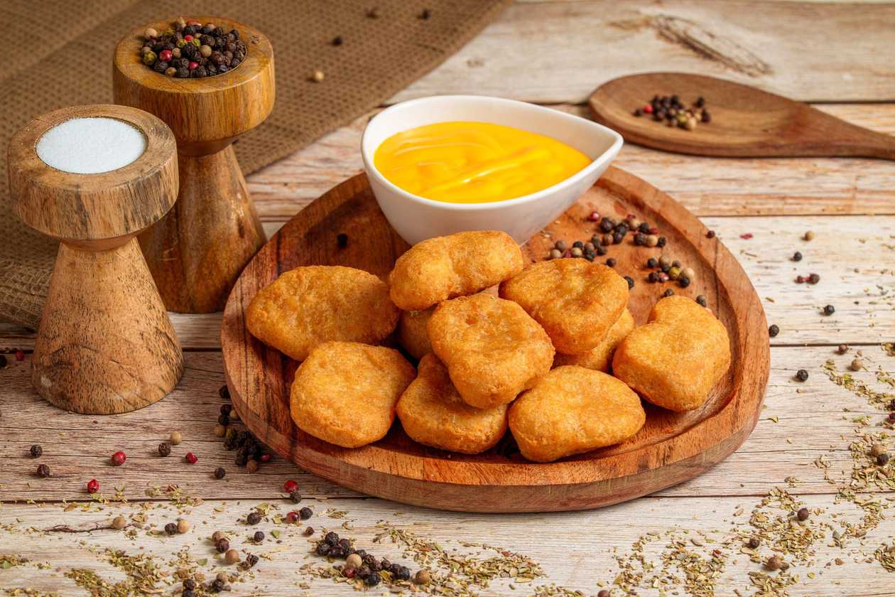 Nuggets Pui cu Sos Cheddar 10 bucăți