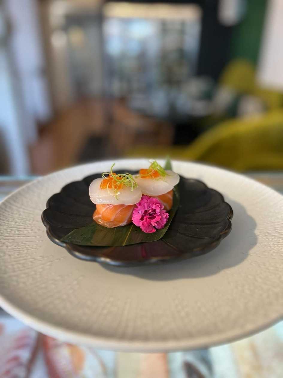 Gunkan Salmão & Vieira