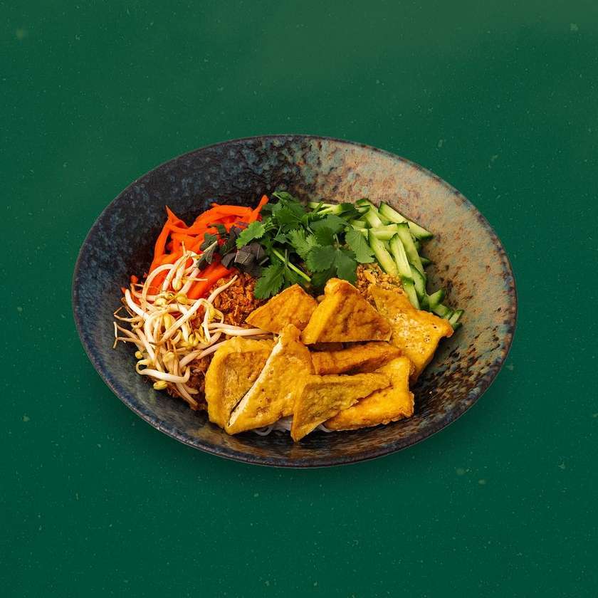 Bun Bo Nam Bo | Tofu (s arašídovou omáčkou, vegan)