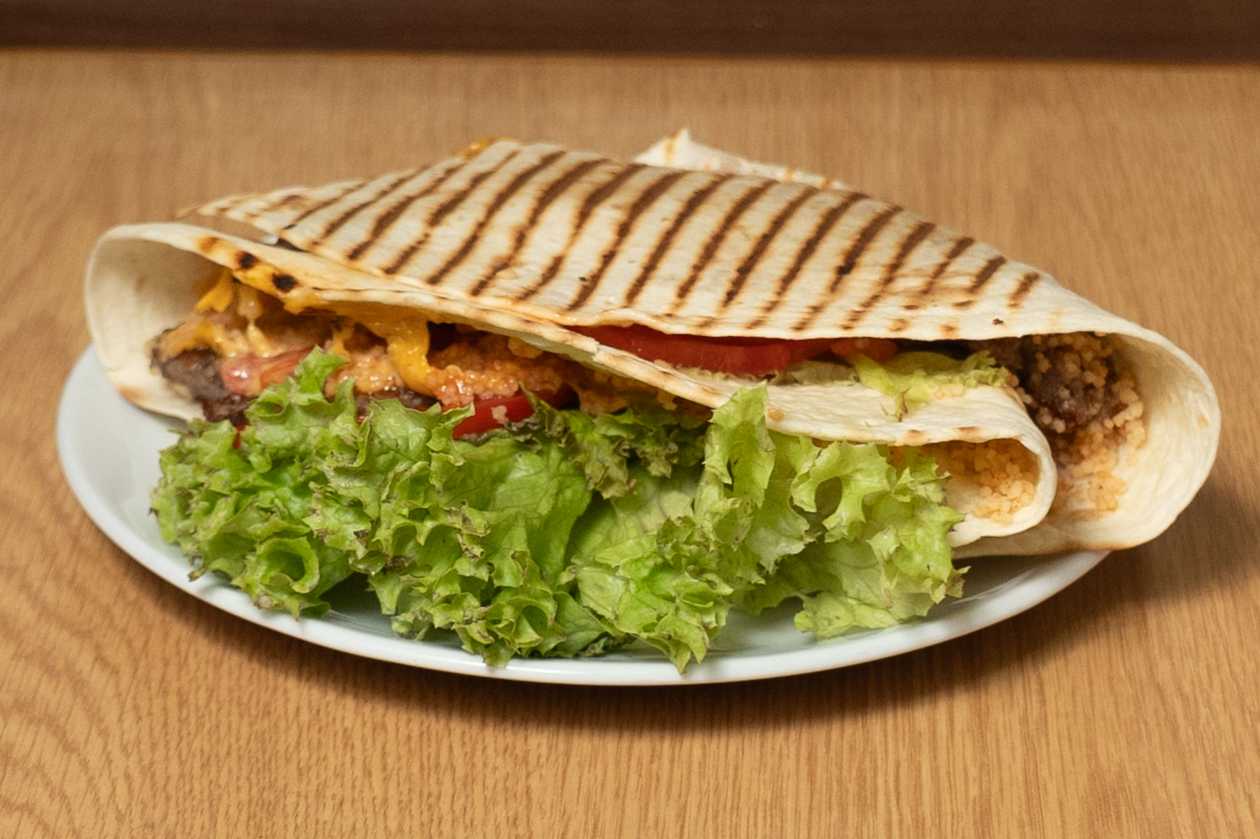 Quesadilla with Chilli Con Carne