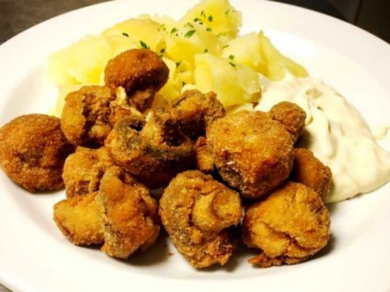 Smažené žampiony, vařené brambory, TO