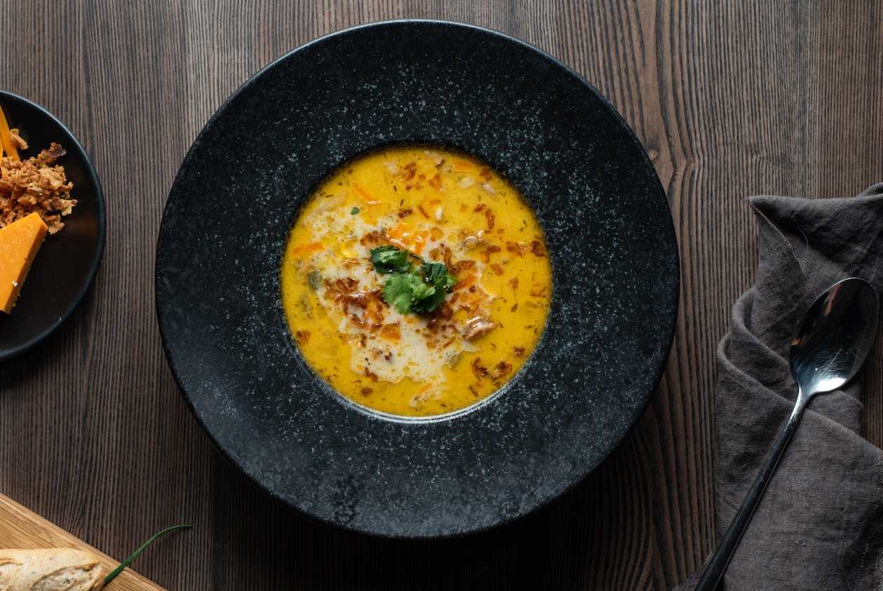 Vištienos dešrelių su grietinėle sriuba