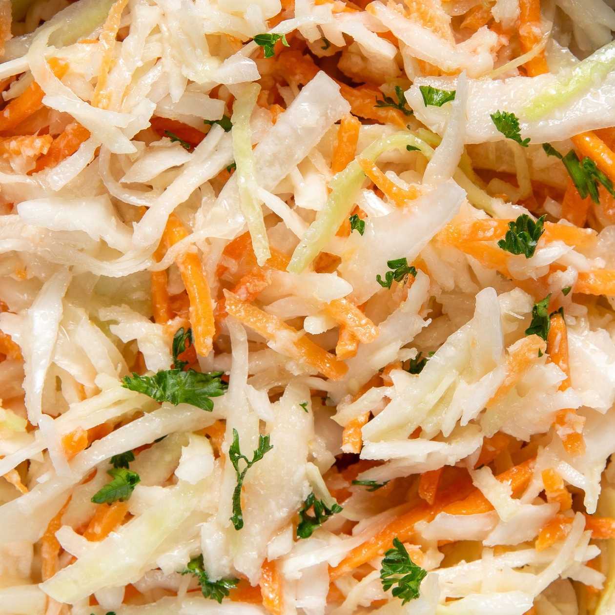 Cabbage salad with horseradish
