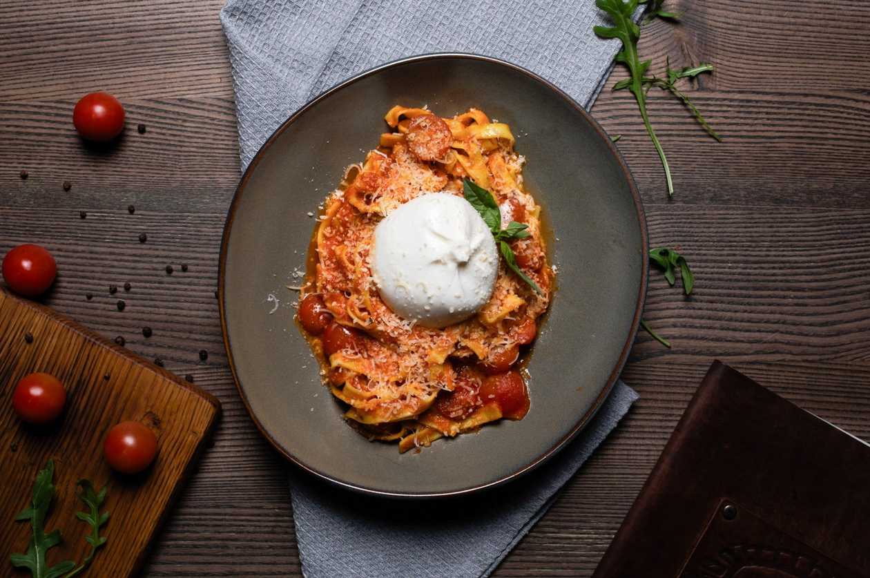 Makaronai su burrata sūriu