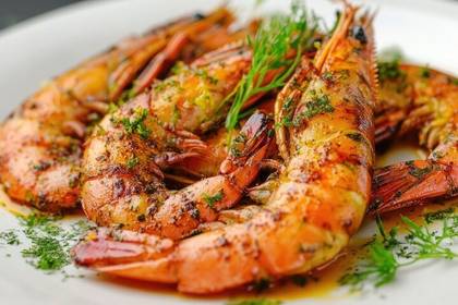 Shrimps with lemon juice and garlic
