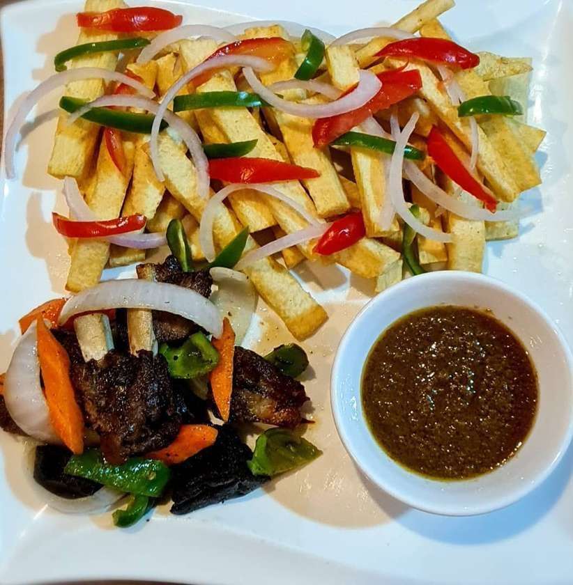 Yam Chips with Goat Meat