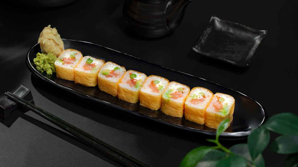 Mamenori salmon roll