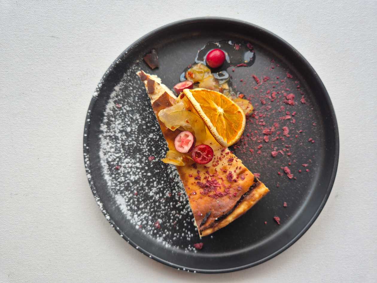 Hõrk juustukook ebaküdooniaga