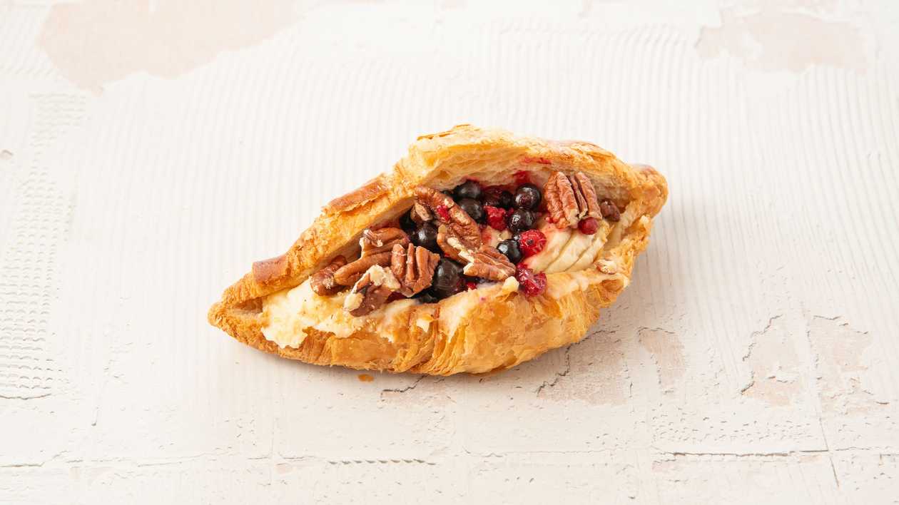 Cream & Pecan Croissant