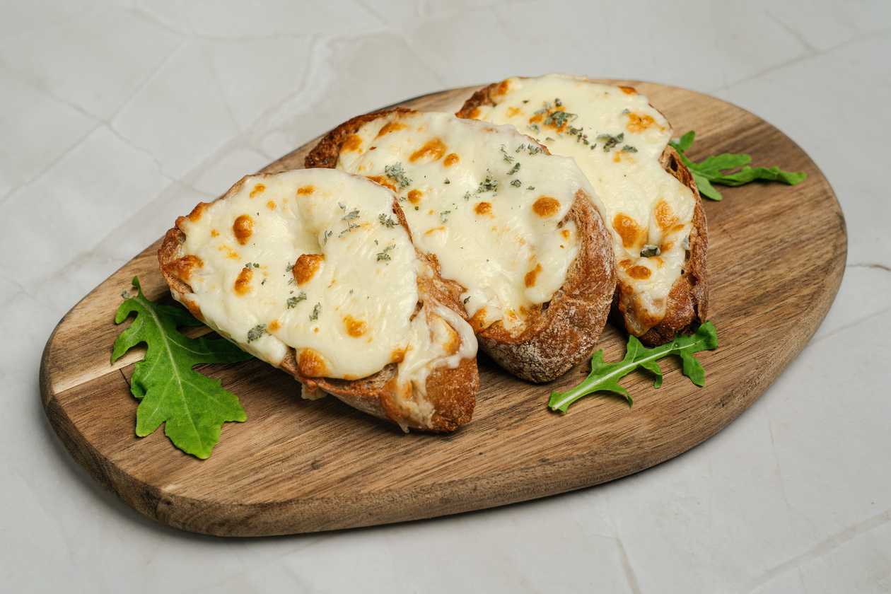 BRUSCHETTA PANE CON AGLIO E MOZZARELLA 3 VNT.