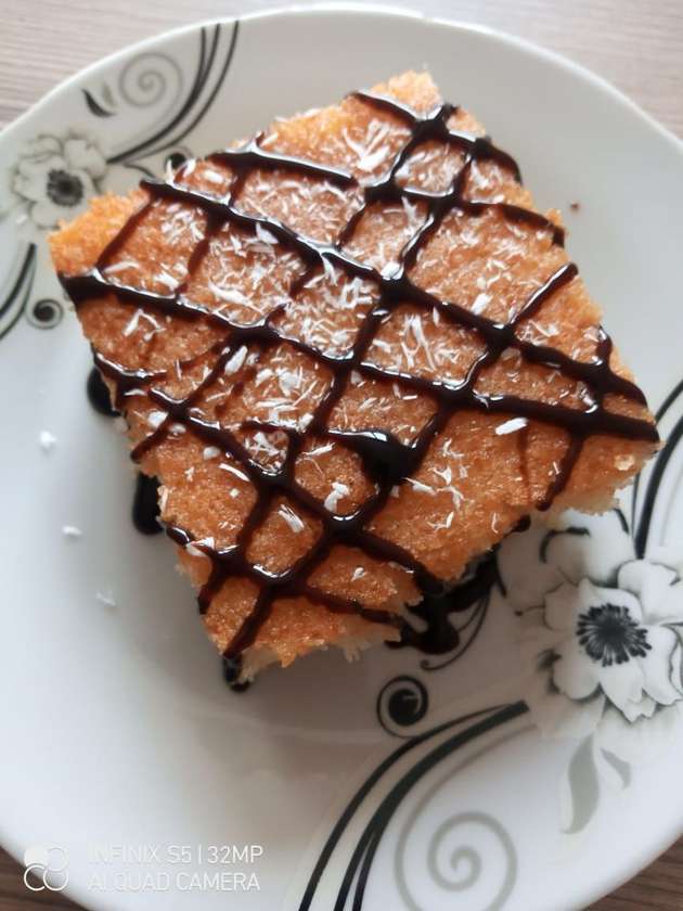 BASBOUSA CAKE (1pc , With chocolate syrup)