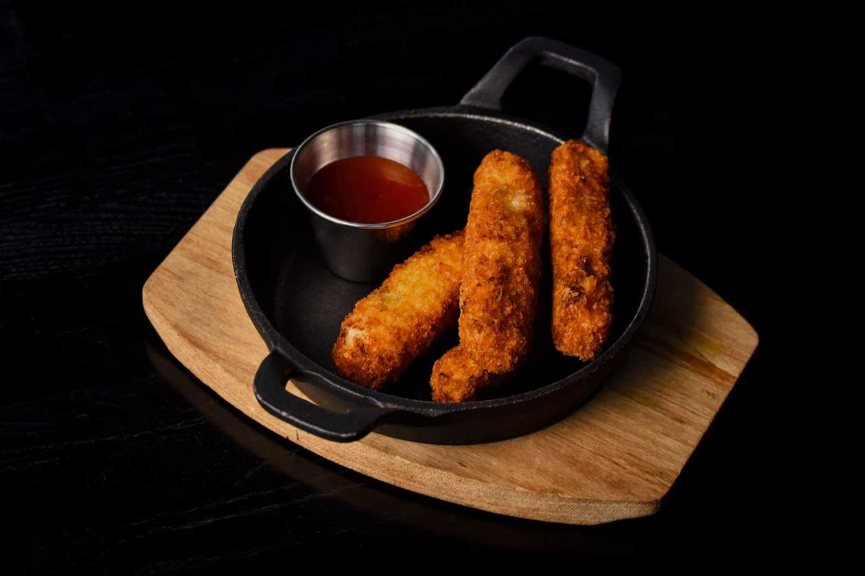 Sūrio piršteliai su vištiena ir jalapenu