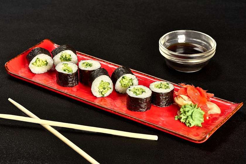 Макі з огірком