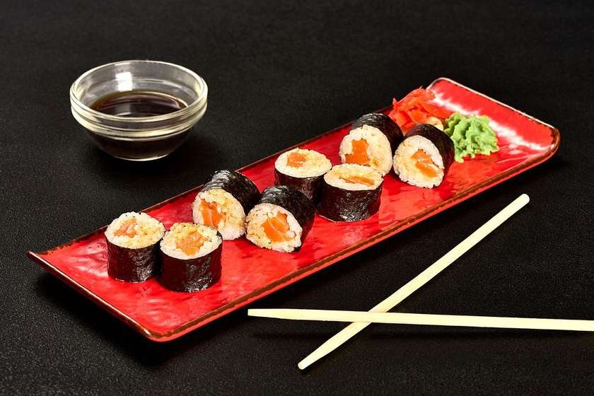 Макі з лососем