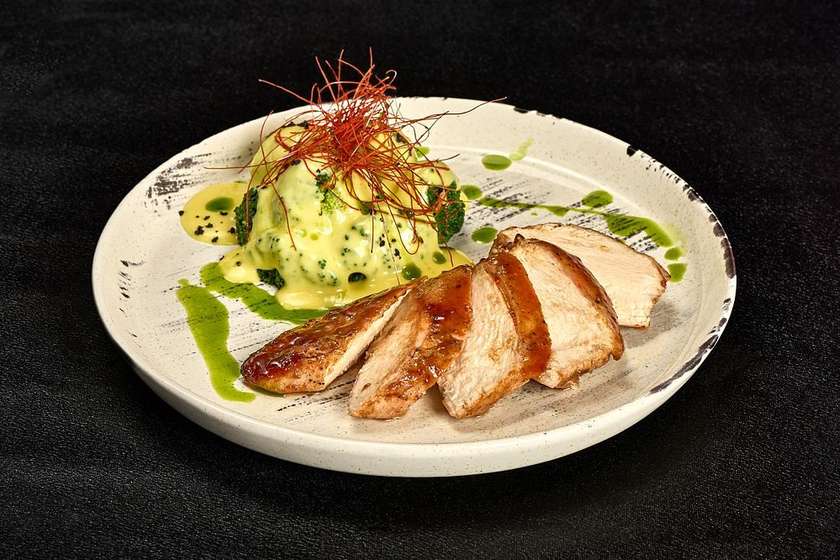 Куряча грудка з броколі