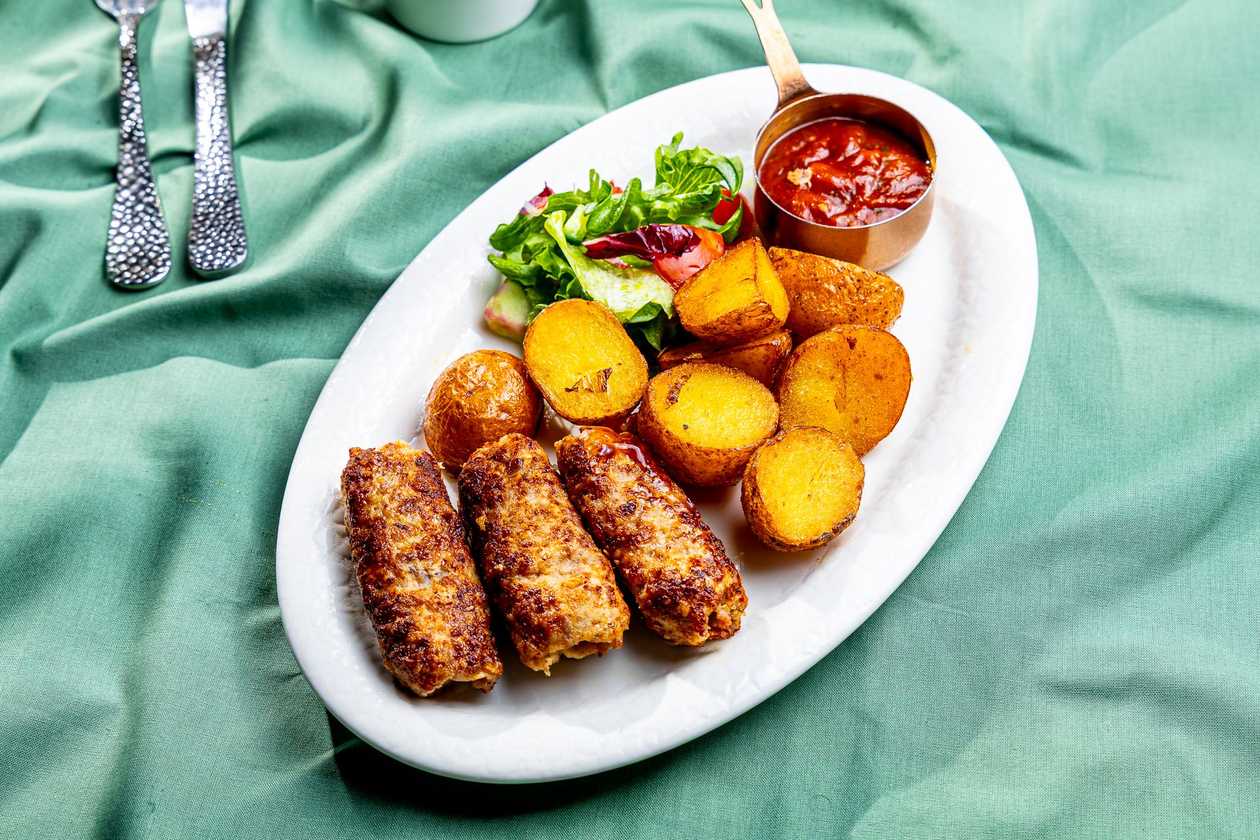 Lulja-kebab with Baked Potatoes