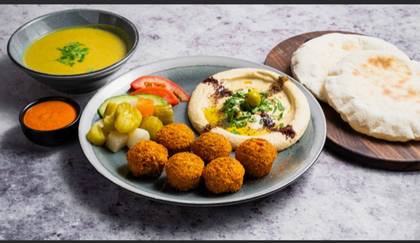 ⭐️Soup + Falafel pita plate set