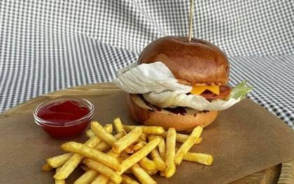 Classic beef burger