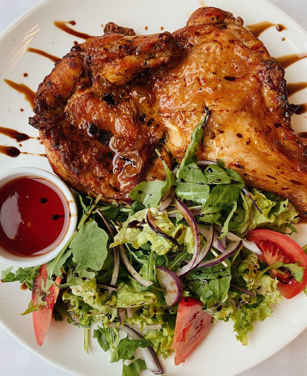 Курча-гриль із салатом по-сицилійськи