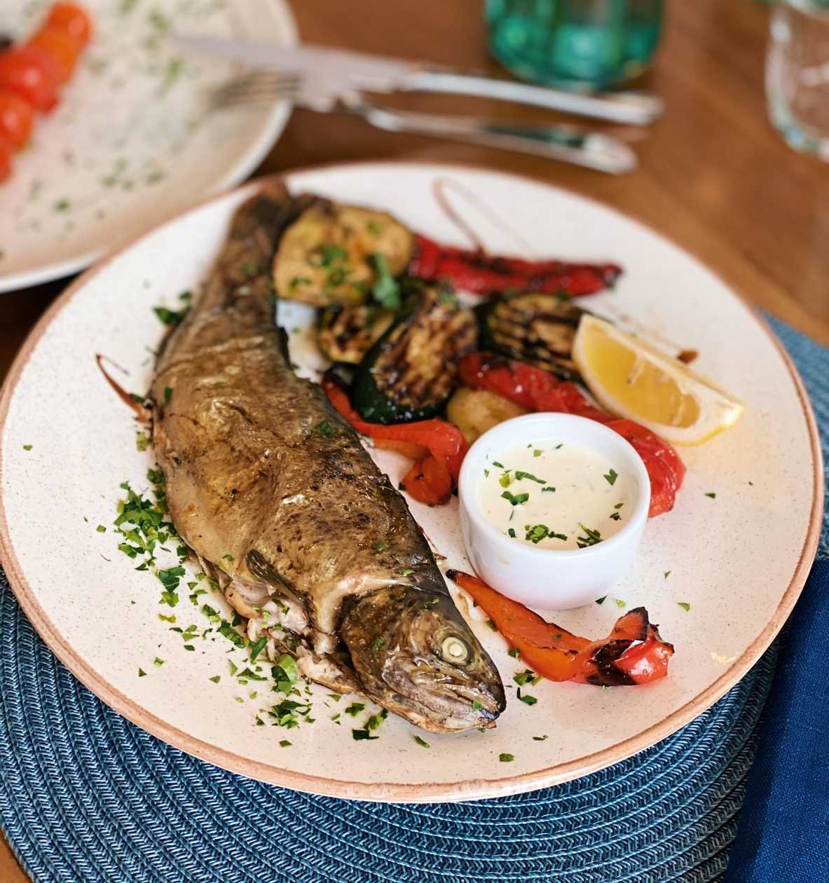 Форель на грилі з овочами-гриль (ср)