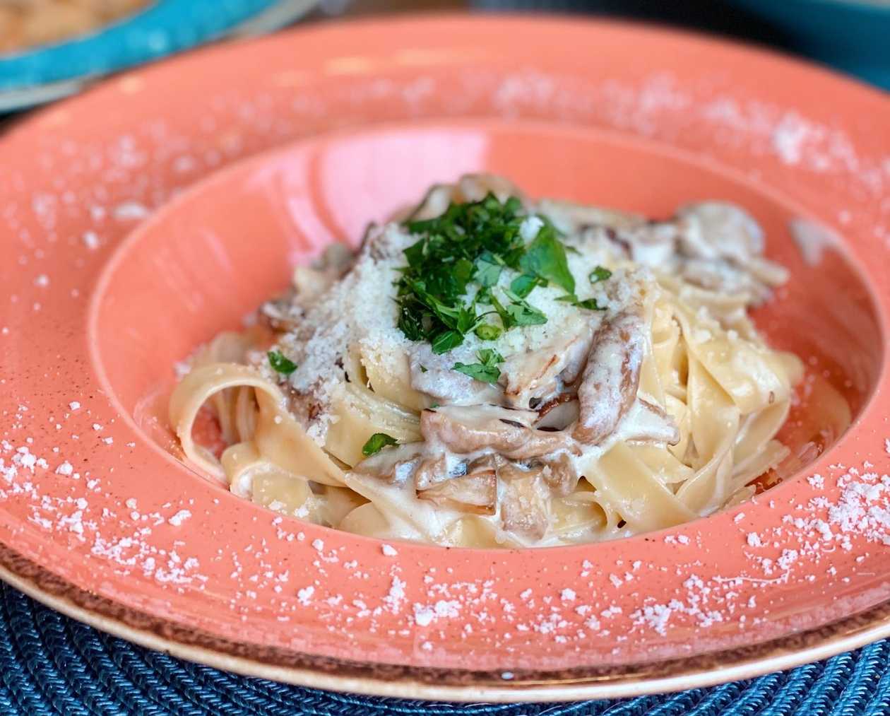 Феттучіні з грибами