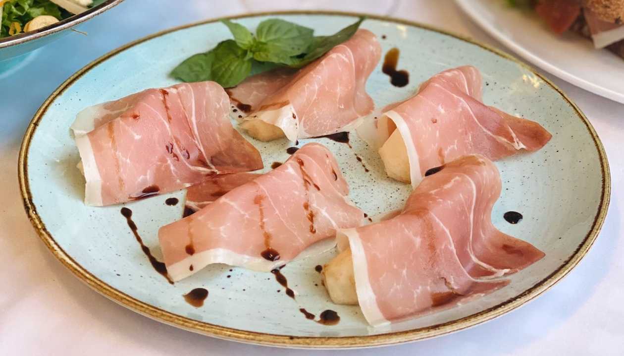 Пармська шинка з грушею