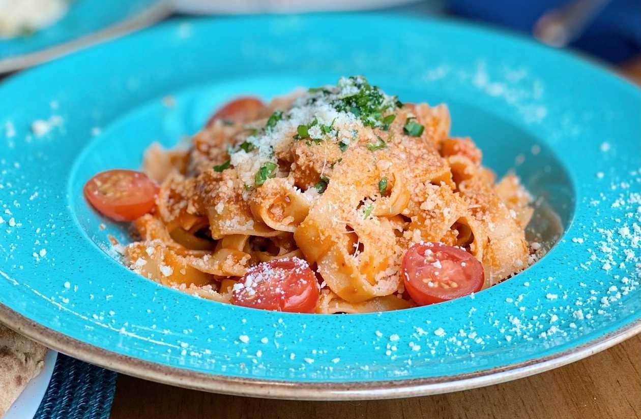 Феттуччині Болоньєзе