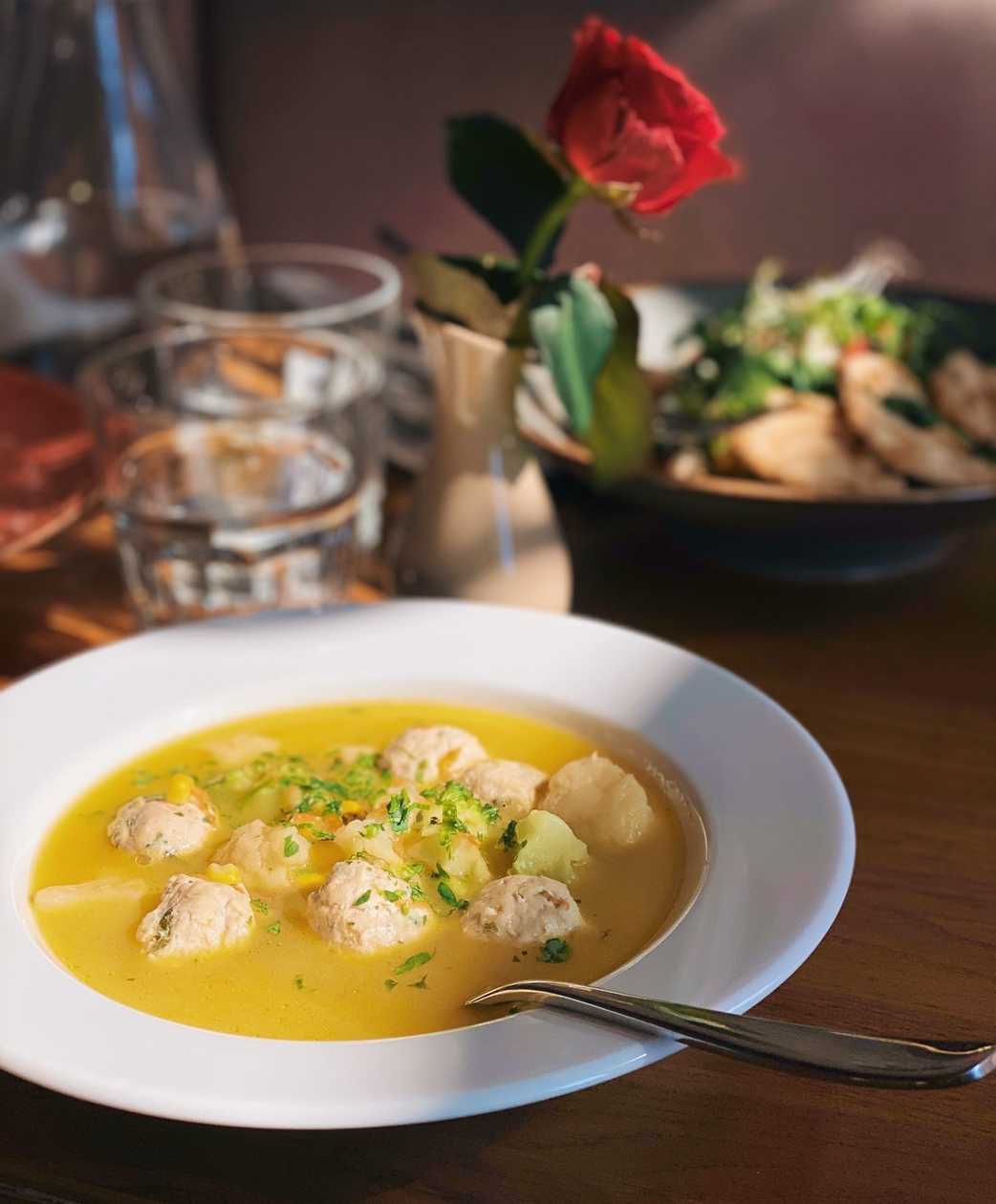 Суп овочевий з фрикадельками