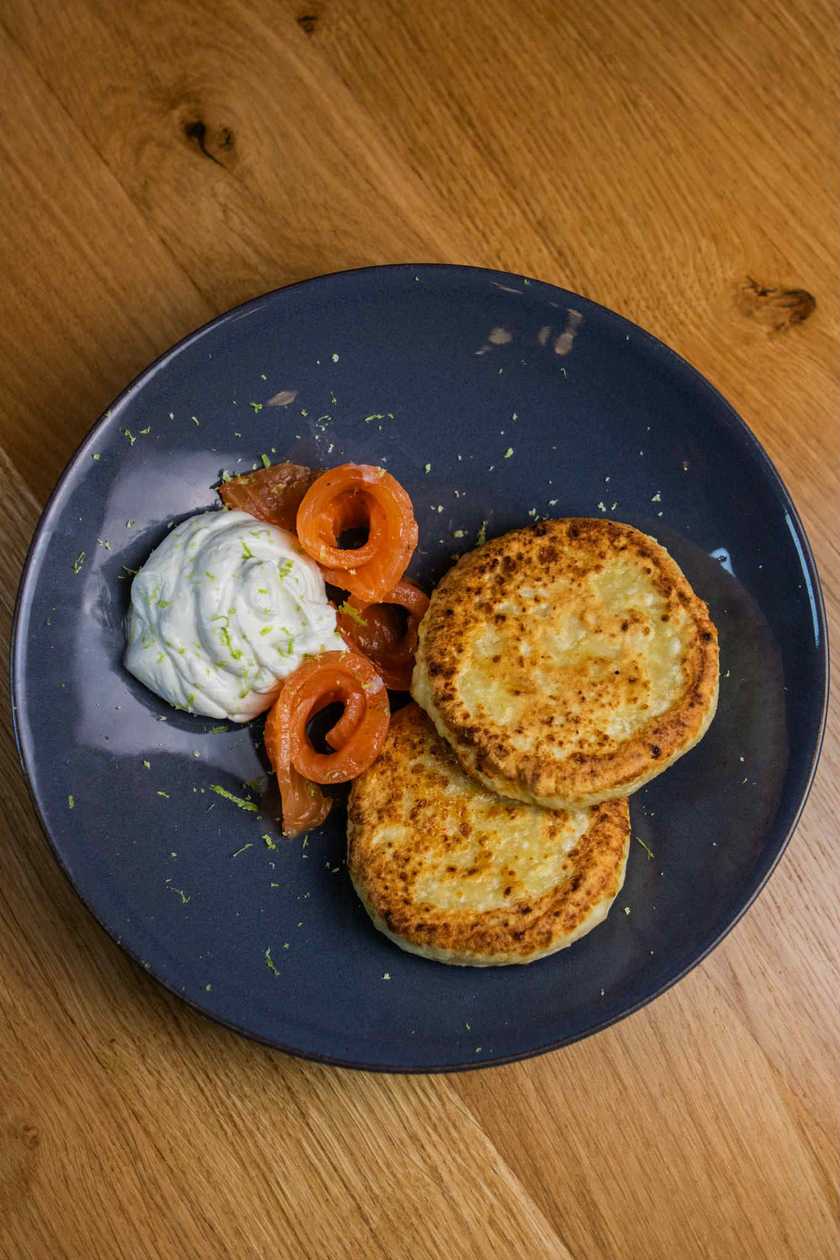 Cottage cheese pancakes with salted salmon