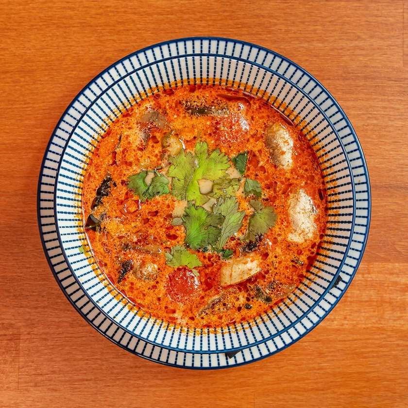 Zupa tom kha z kurczakiem