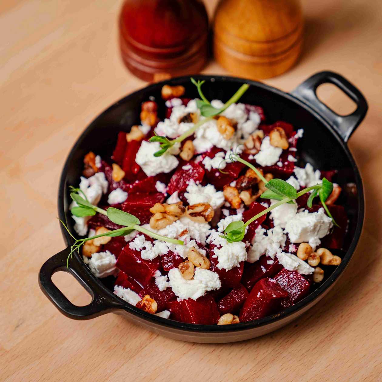 Salată de Sfeclă cu Feta si Nuci