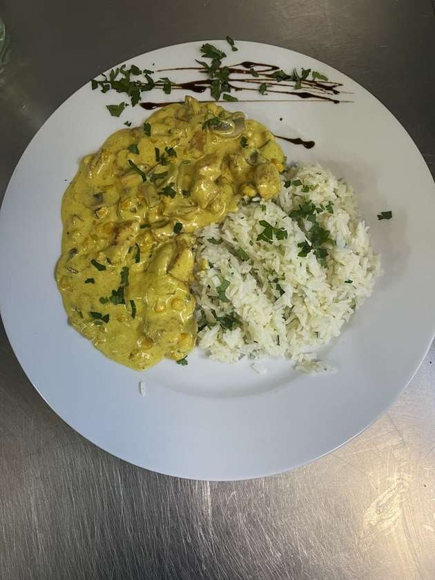 Chicken breast curry with basmati rice