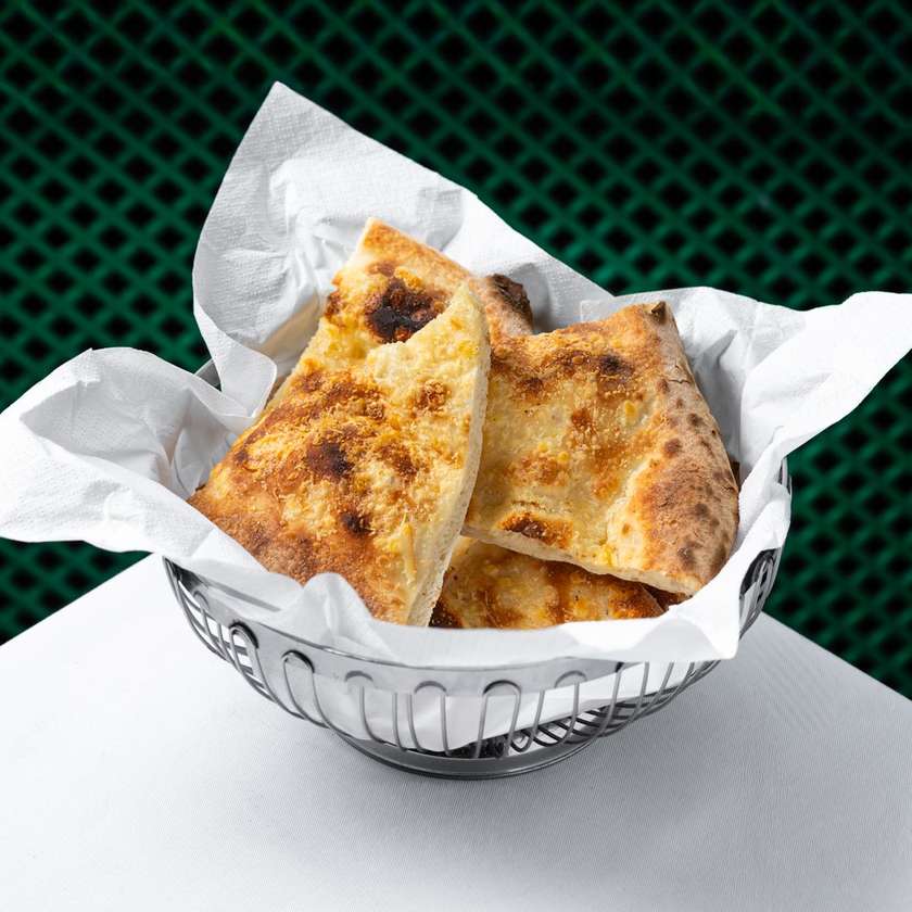 Focaccia cu parmezan