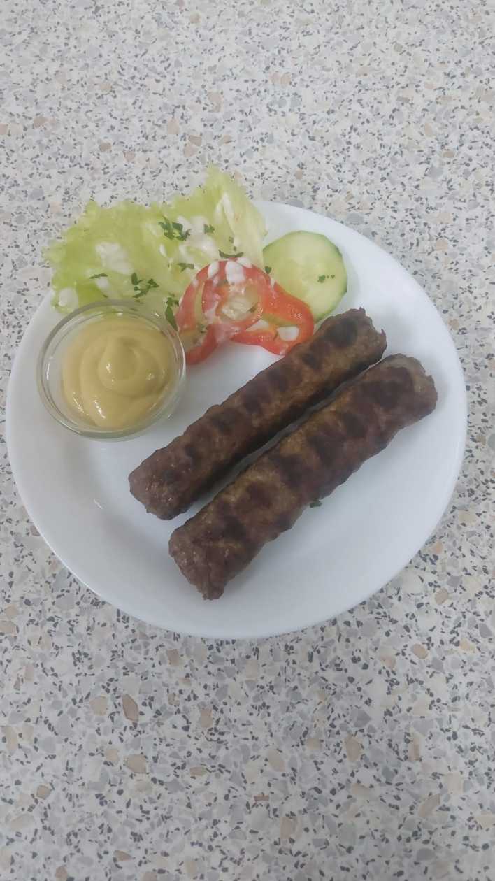 Grilled minced meat rolls