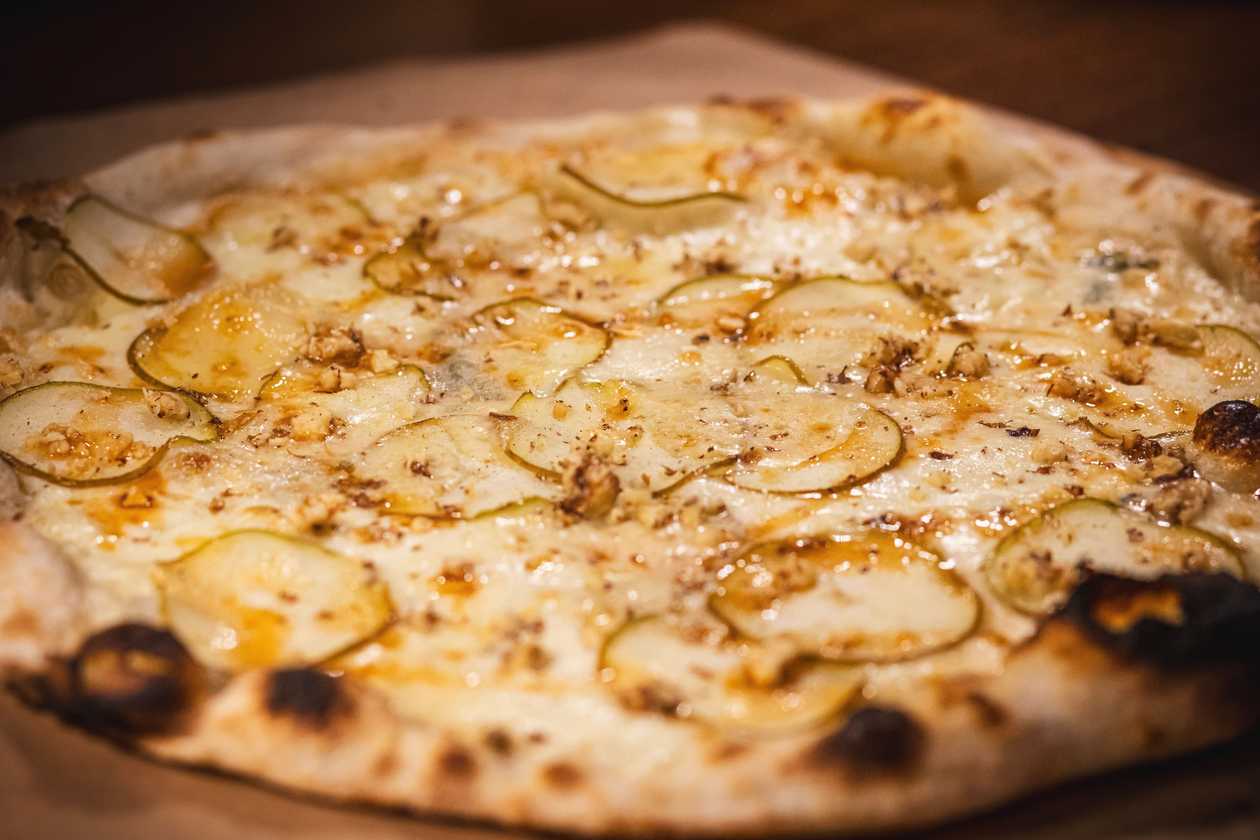 Gorgonzola con Pear Pizza