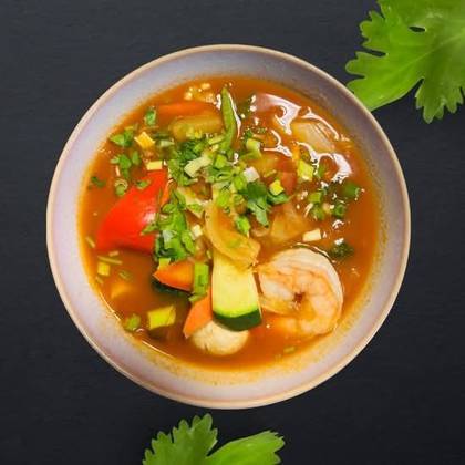 Zupa tom yum z krewetkami