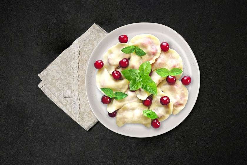 Pierogi z wiśnią - 10 szt. (na gorąco)