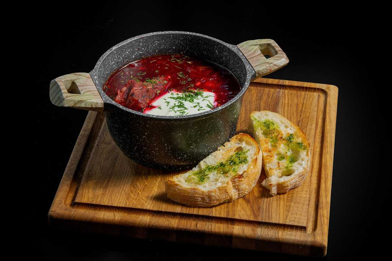 Barščiai su šonkauliais