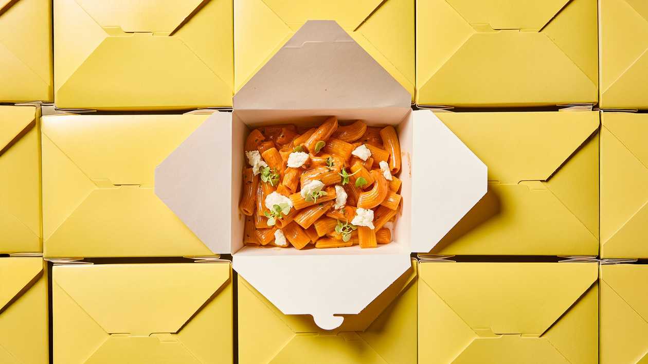 Ριγκατόνι με Ντομάτα και Βότκα