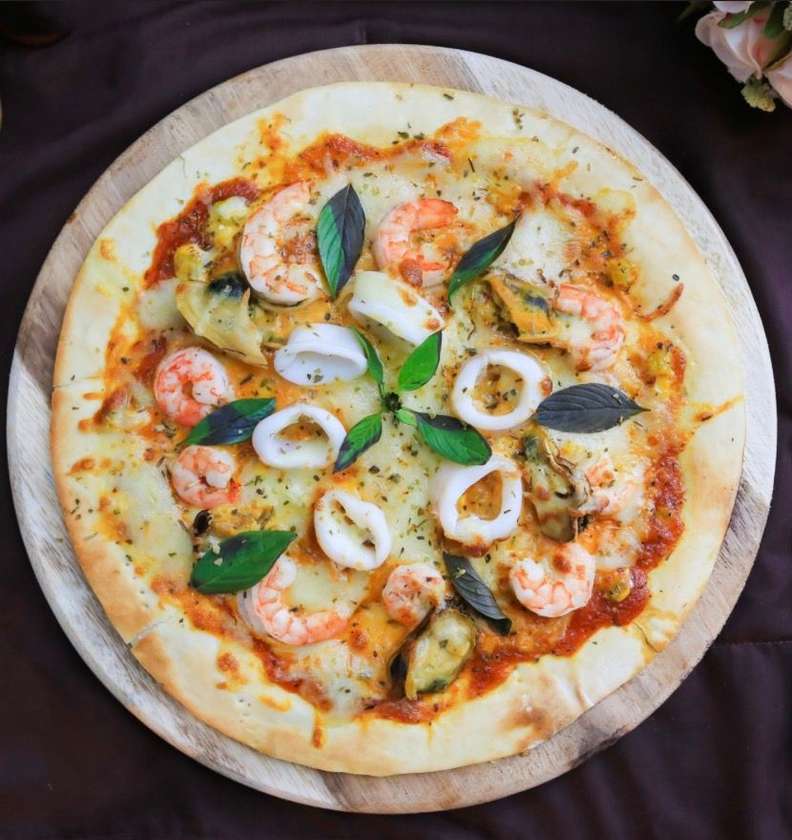 Seafood Pizza Meduim