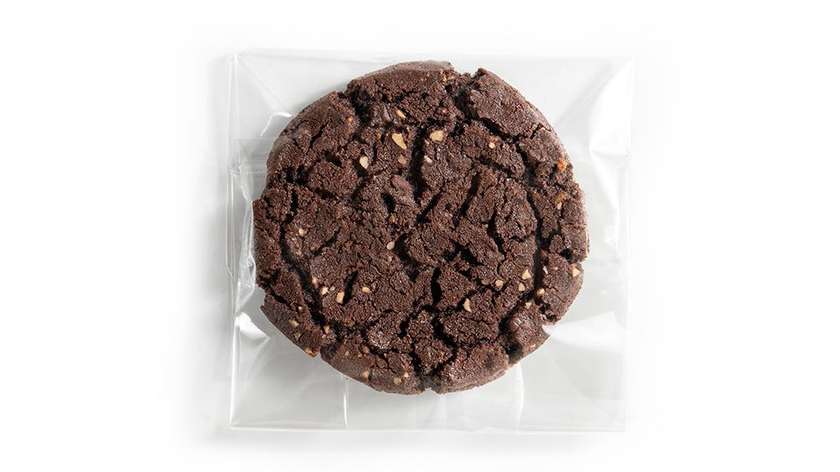 Sausainis su šokoladu ir karijų riešutais