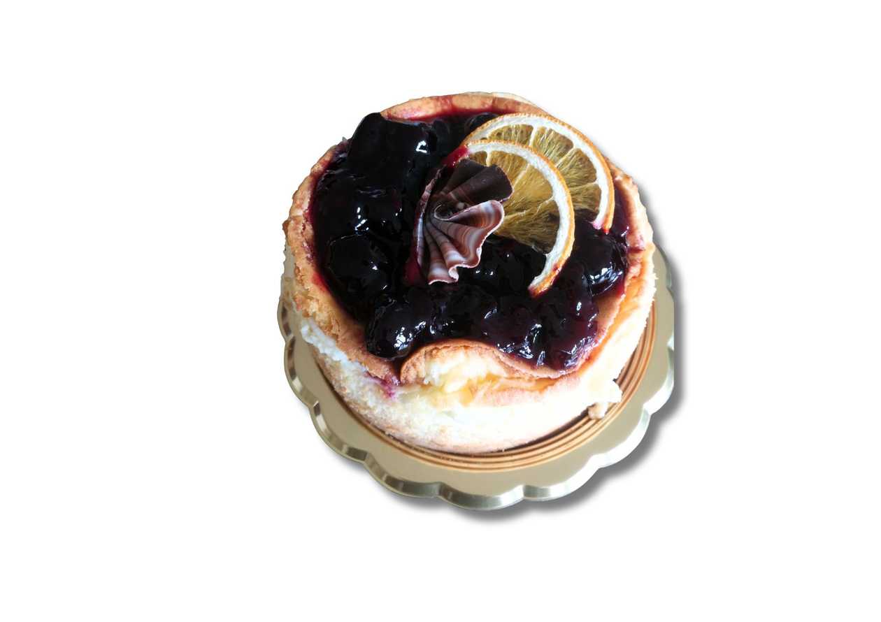 Küpsetatud toorjuustutort kirssidega