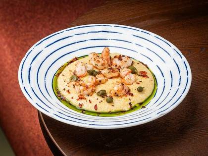 Кукурудзяна полента з креветками