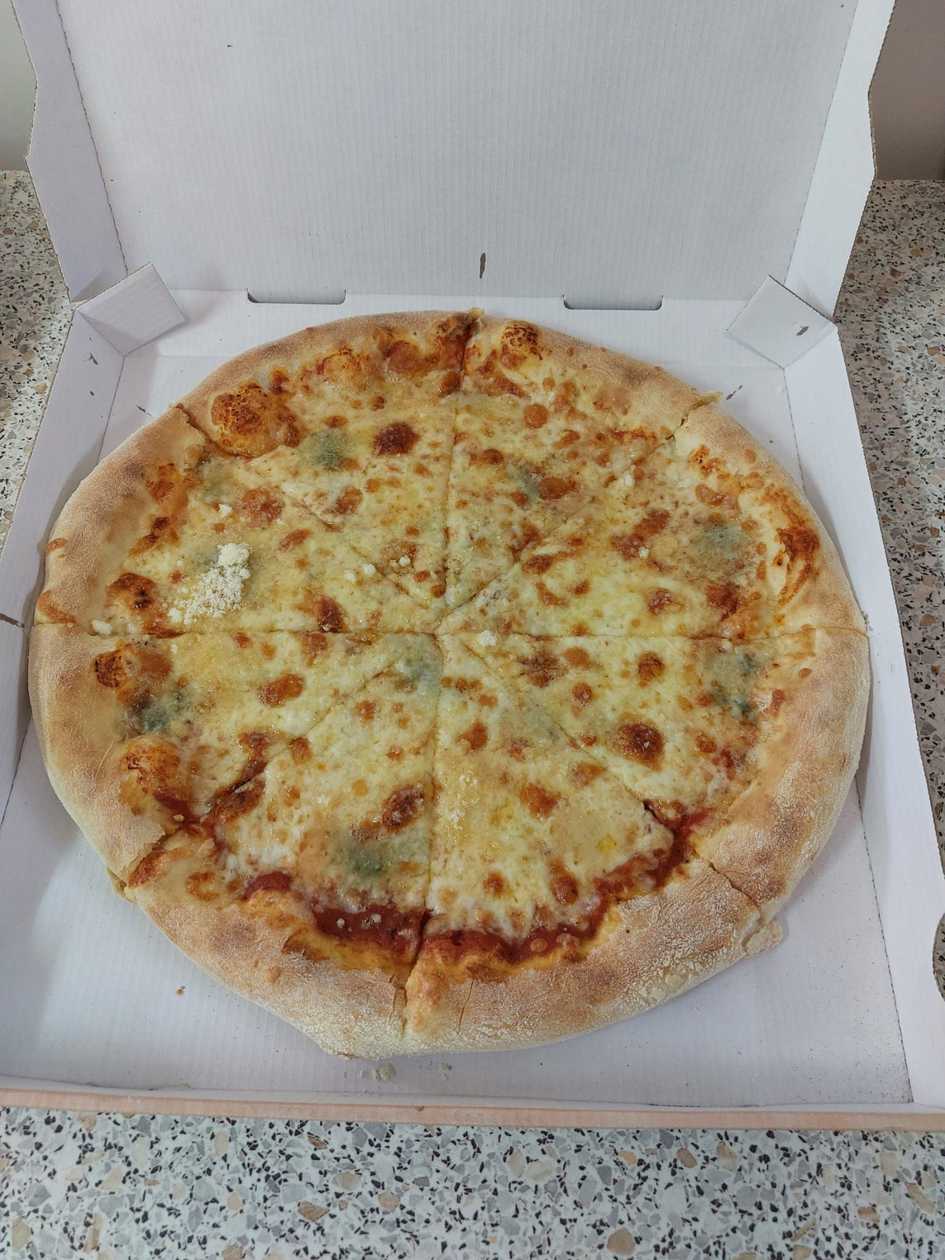 Four cheeses pizza