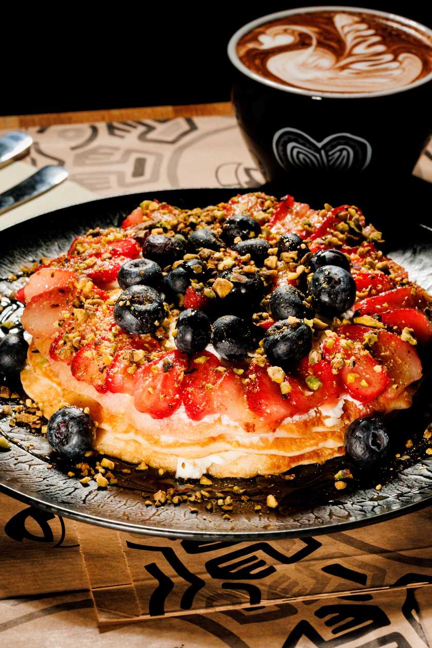 Pancakes cu mascarpone și fructe de pădure